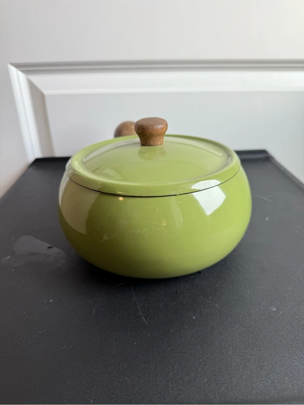 Vintage Mid-century modern avocado green fondue pot